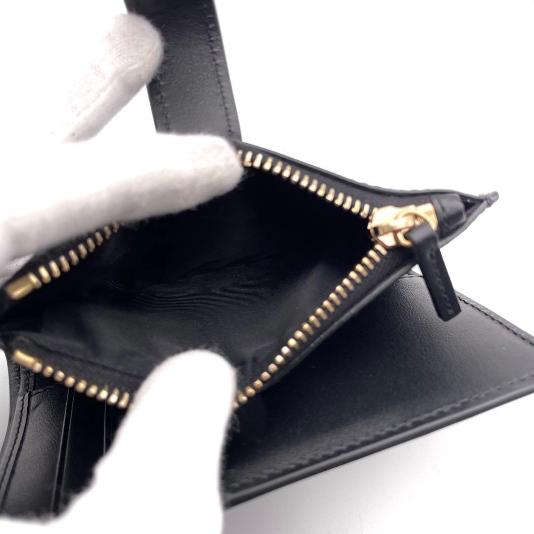 未使用品/現行品● ヴェルサーチ 折り財布 二つ折り メデューサ 金具 レザー