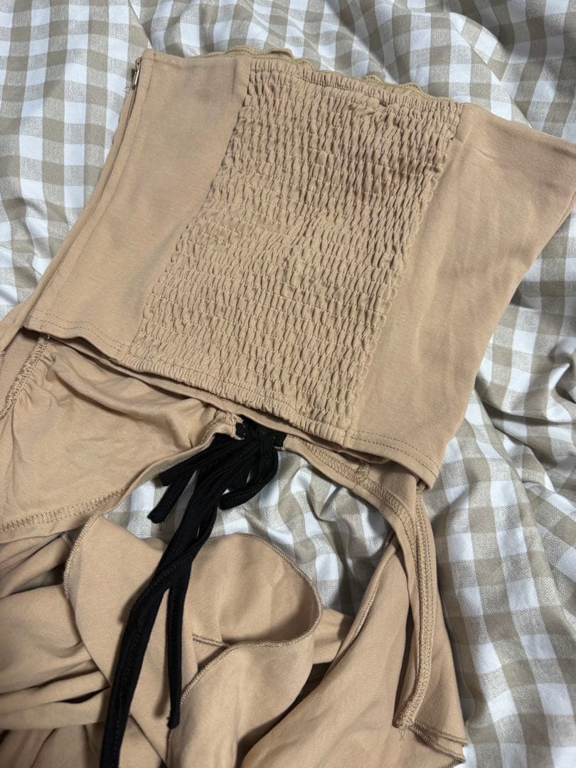 ダーリッチ カスケードフリルベアトップ