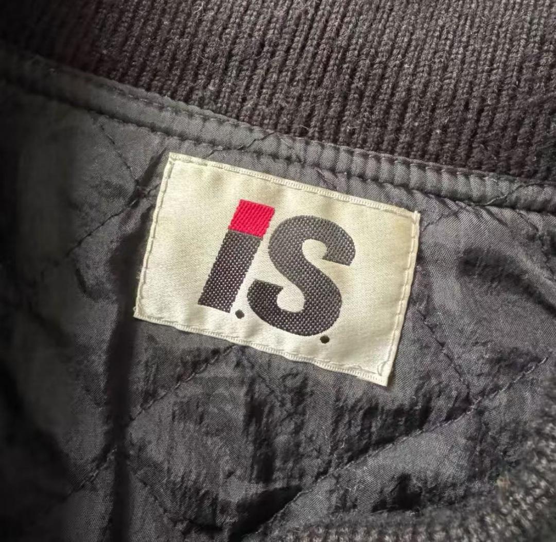 ブラック ジップアップジャケット