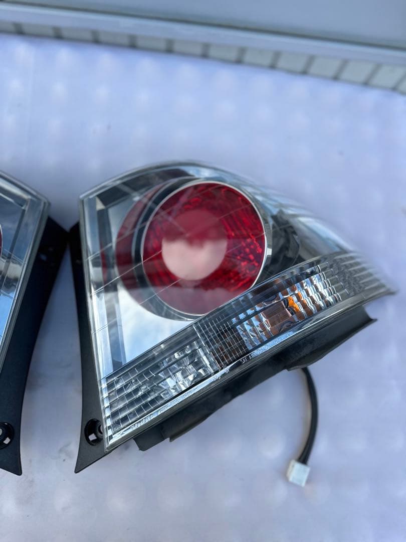 トヨタ　アルテッツァ　純正テールランプ　右左セット