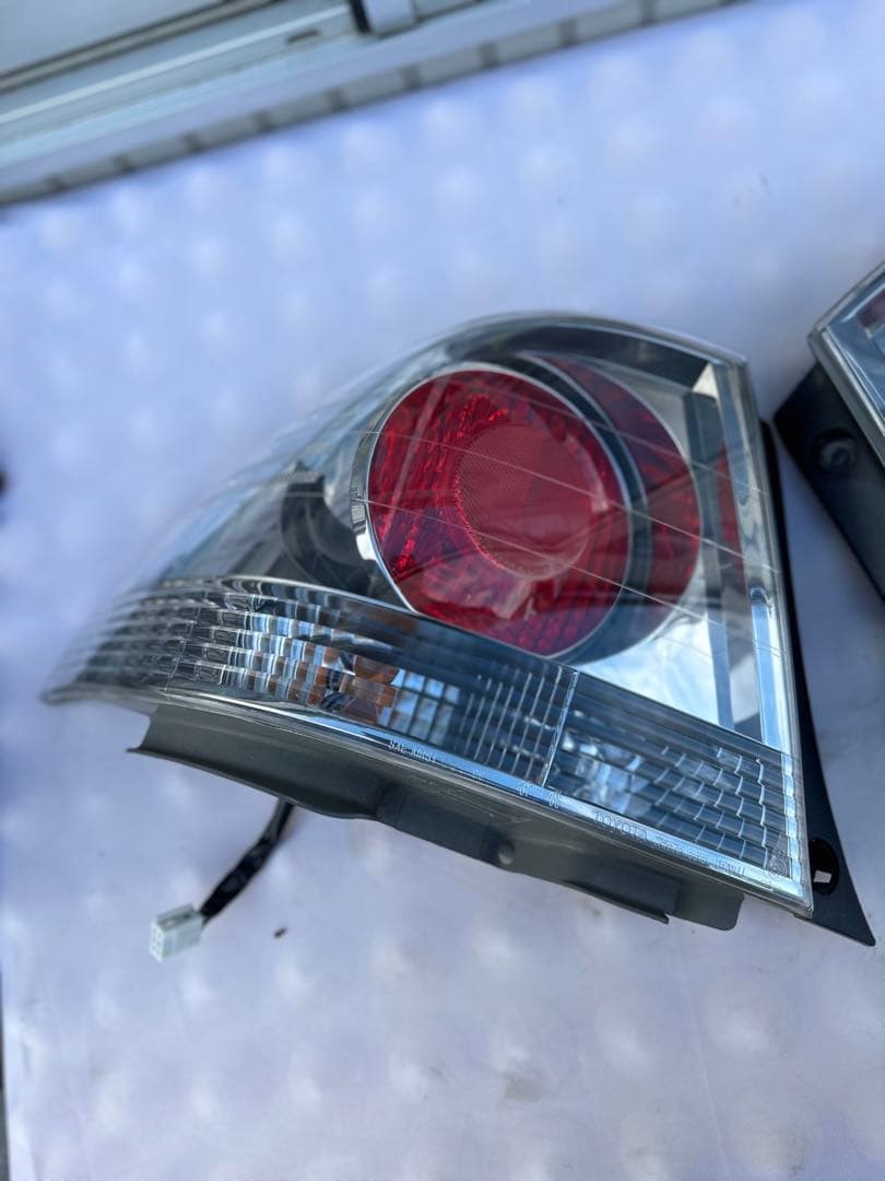 トヨタ　アルテッツァ　純正テールランプ　右左セット