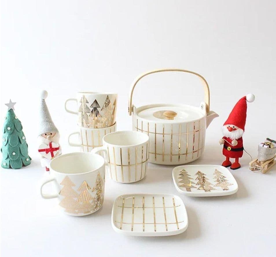 マリメッコ　クーシコッサ　マグカップ２客＆プレート１枚