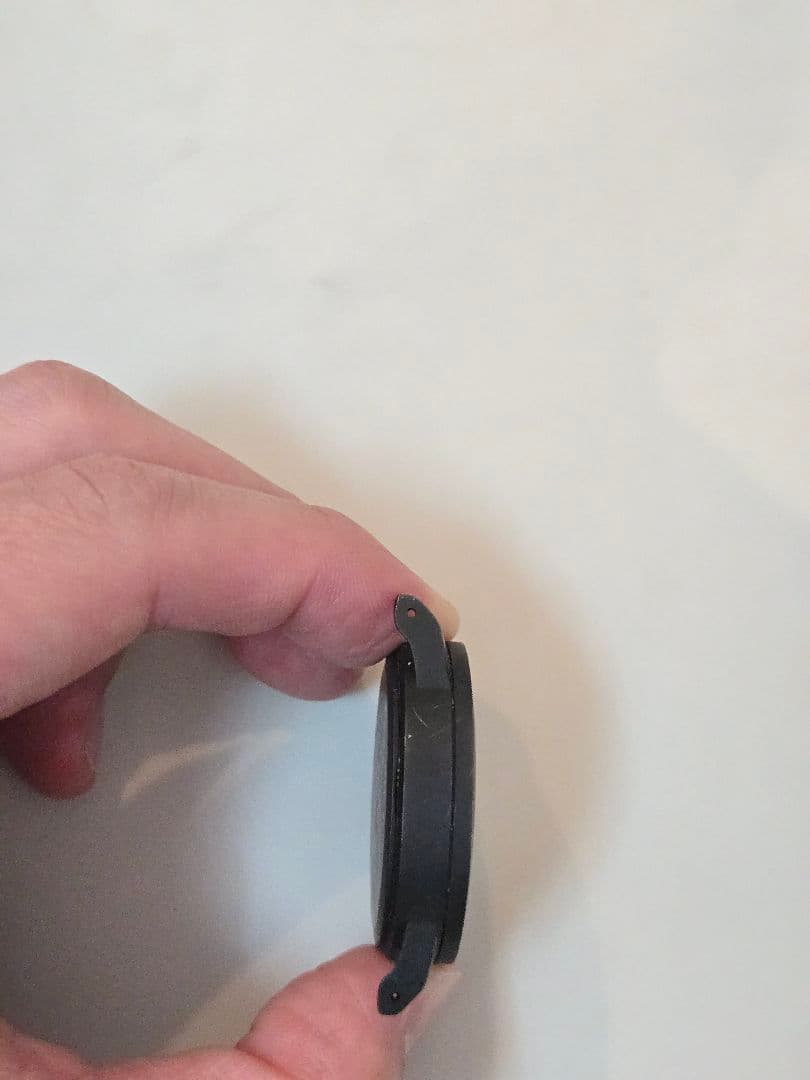 軽くて使いやすいKnotのチタン製ソーラー腕時計