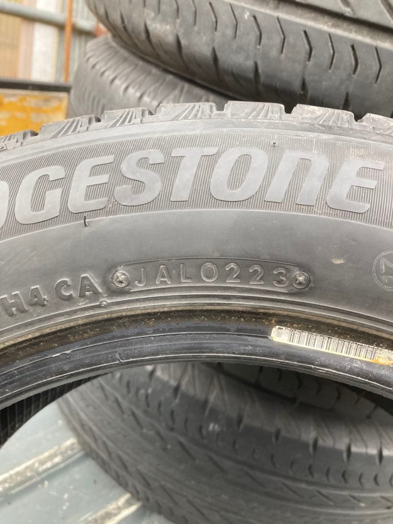 チョコチップ1。2023年製ブリヂストンVRX3 185/60R15
