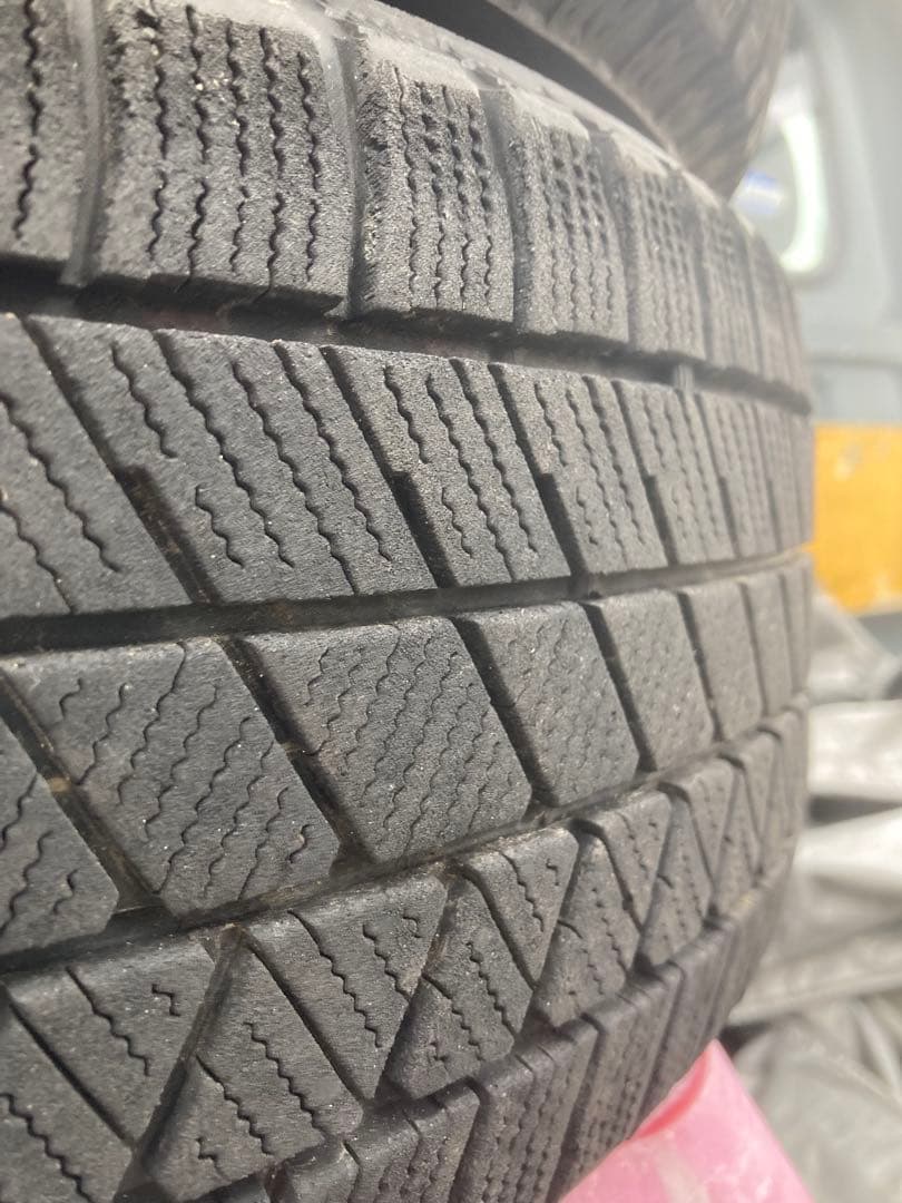 チョコチップ1。2023年製ブリヂストンVRX3 185/60R15