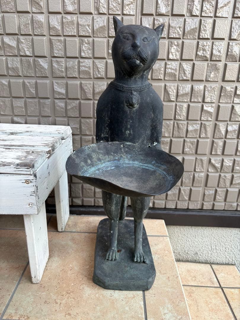 バリネコ ブロンズ像 お皿を持つ猫 バリ猫 オブジェ 置物 皿持ち猫 銅像