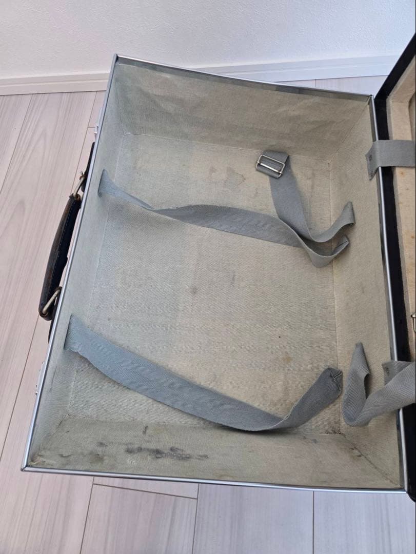 グローブトロッターGLOBE-TROTTERスーツケース　ネイビー