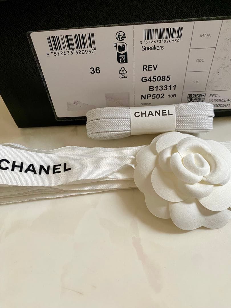 美品 23年製 シャネル ロゴプレート スニーカー 36 23cm CHANEL
