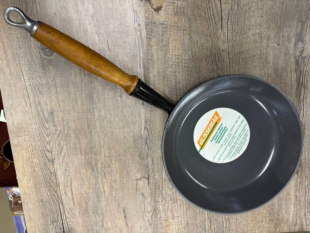 ル・クルーゼフライパンウッドハンドル