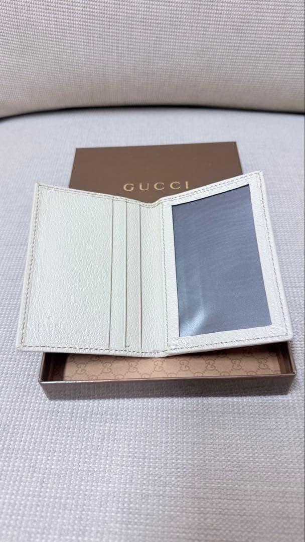 GUCCI GGパターン 定期入れ　カードケース