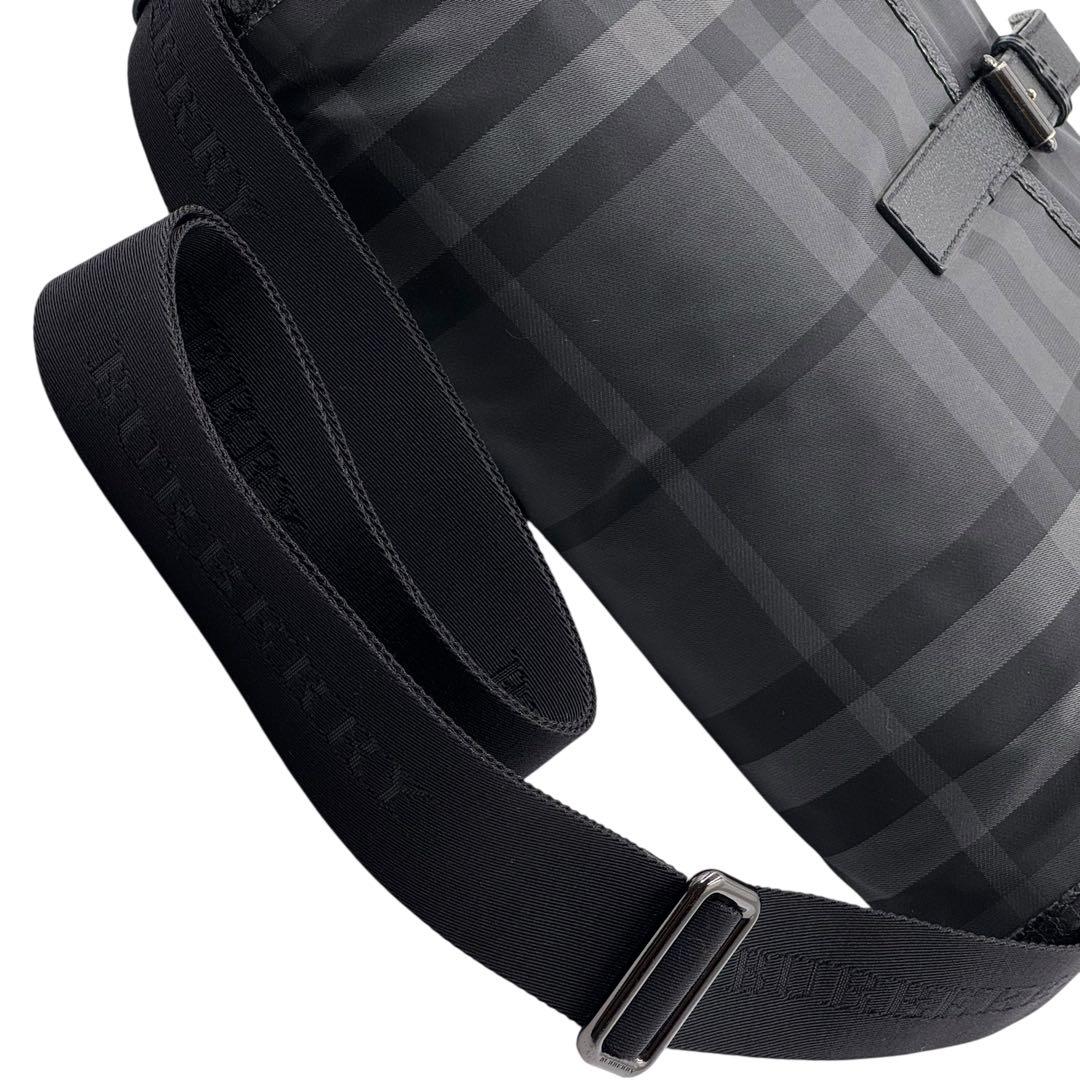 【美品】BURBERRY バーバリー　ショルダーバッグ　メッセンジャーバッグ