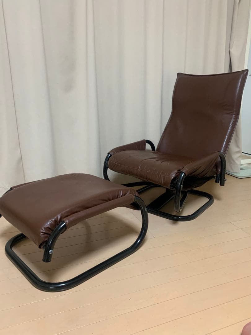 無段階リクライニング　回転　シングルソファ　茶　革　オットマン付き