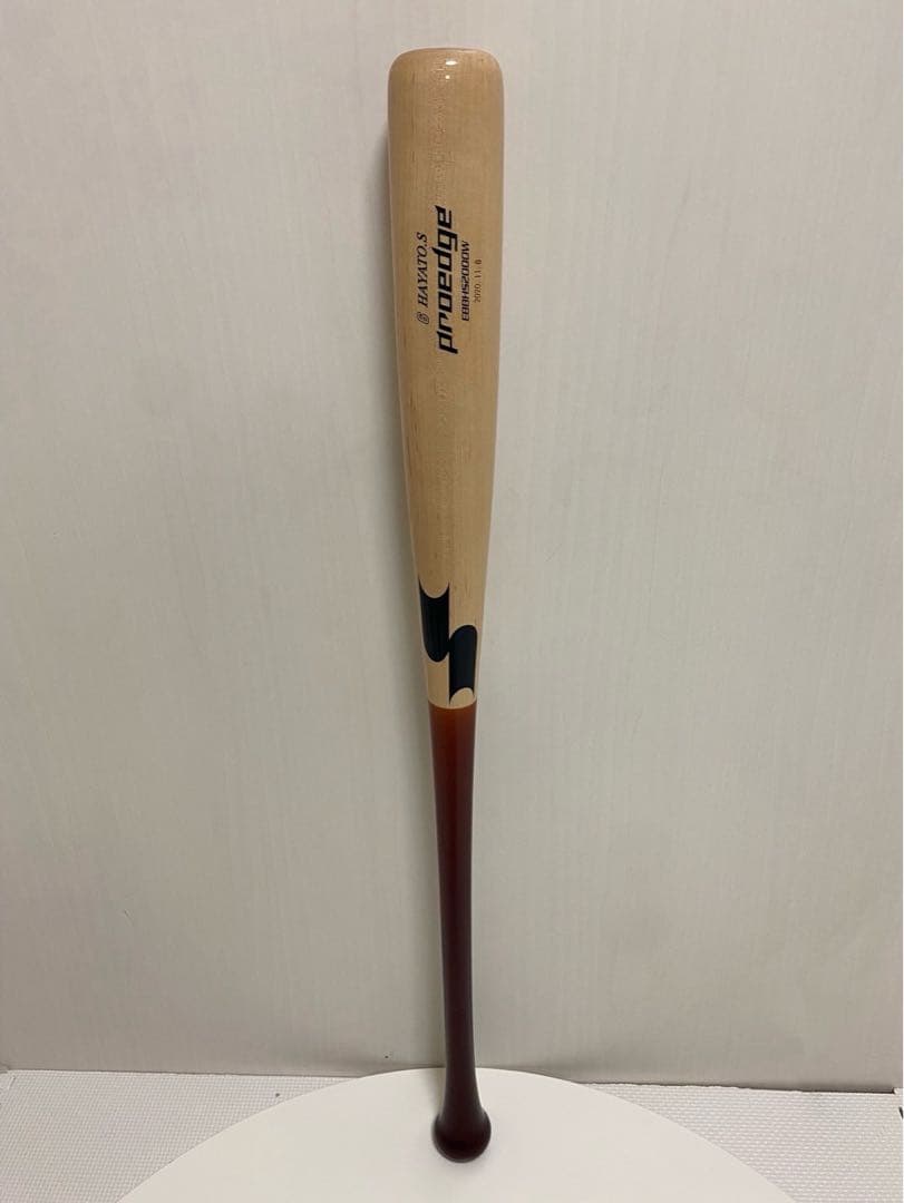 坂本勇人　2000本安打記念バット