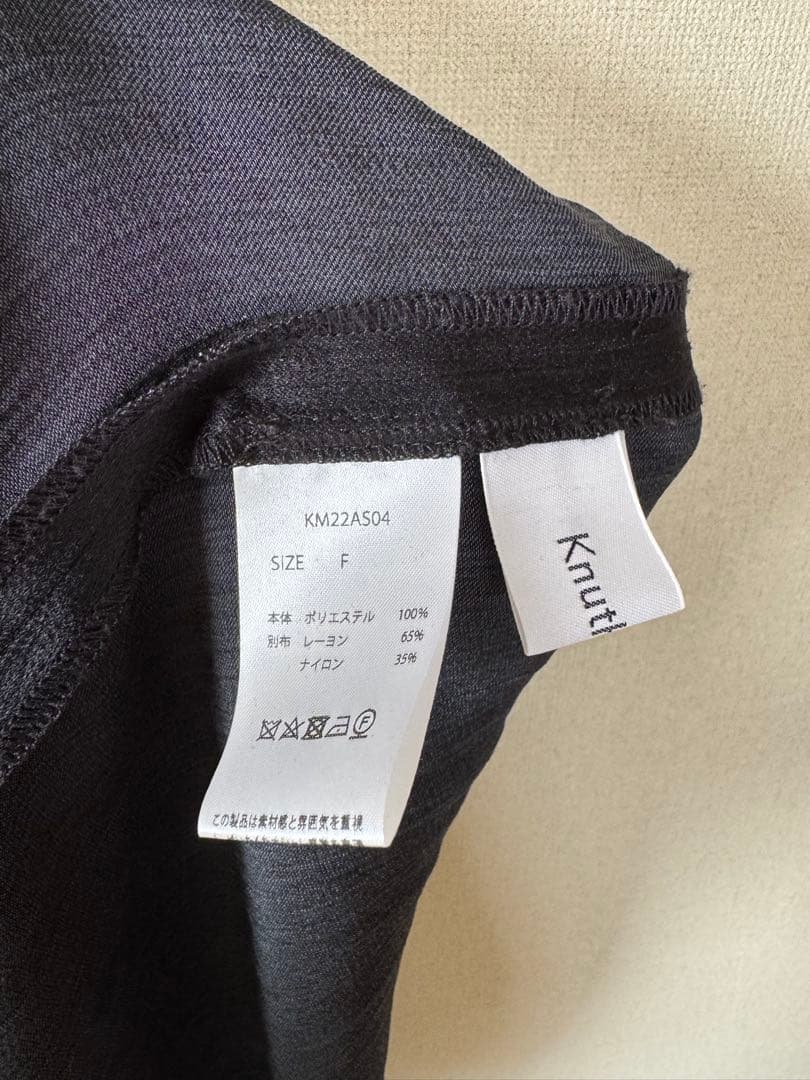 【knuthmarf】ブラック フレアスリーブ ワンピース