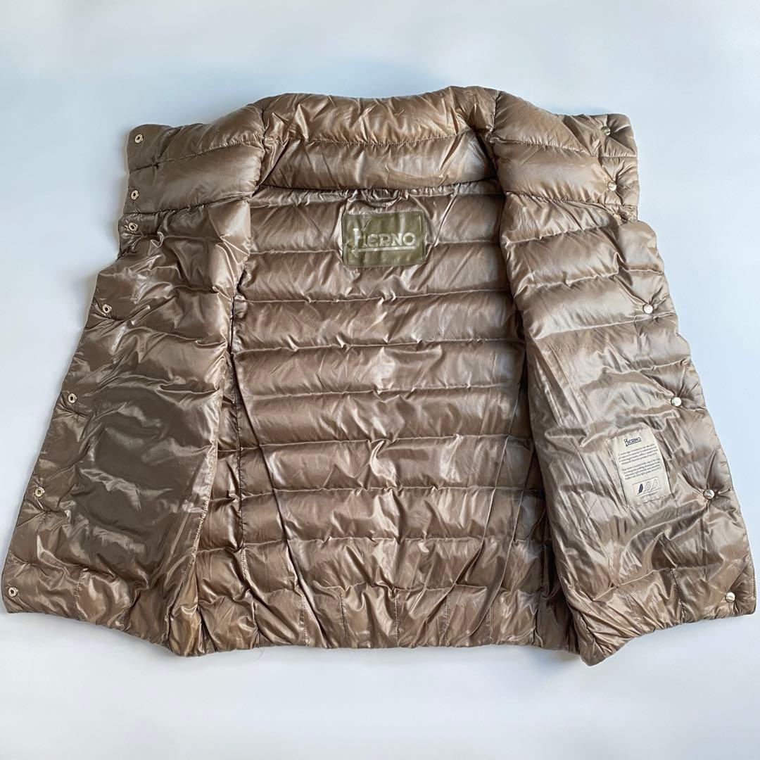 HERNO ヘルノ ベージュ ダウンベスト イタリア製 光沢感 立ち襟 Lサイズ