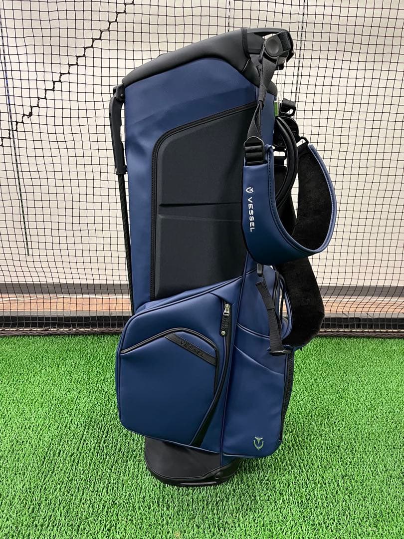 新品 ベゼル プレイヤー4.0 プロスタンドキャディバッグ