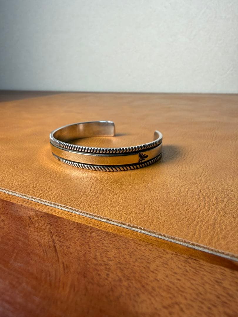 ナバホ族 Bruce Morgan 14K チゼルワーク 3/8 バングル