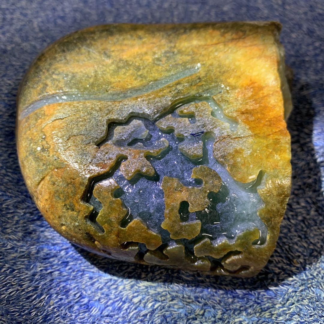 無処理無染色A貨天然石本翡翠　保証付　 ミャンマー　本翡翠　ヒスイ　原石　希少色