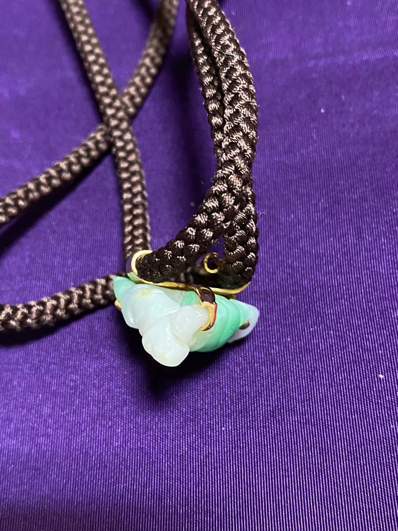 18金と翡翠のループタイ