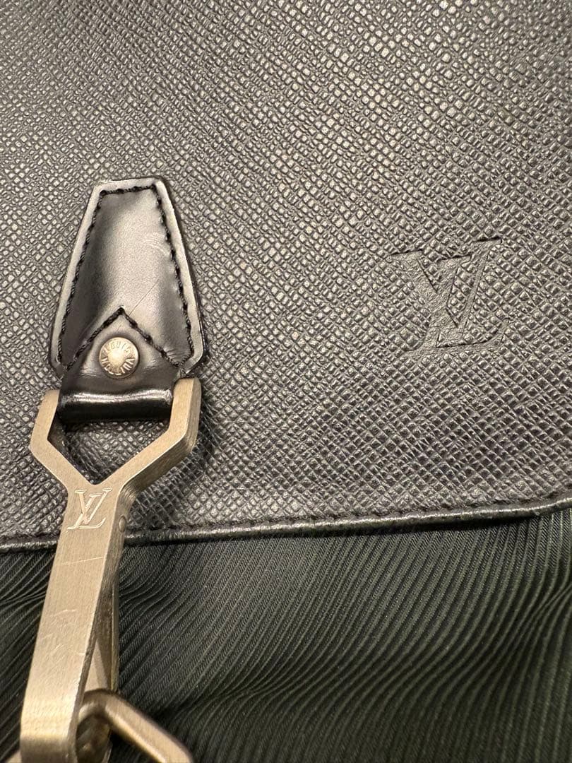 ルイヴィトン M30162 タイガ デルスー ショルダーバッグ