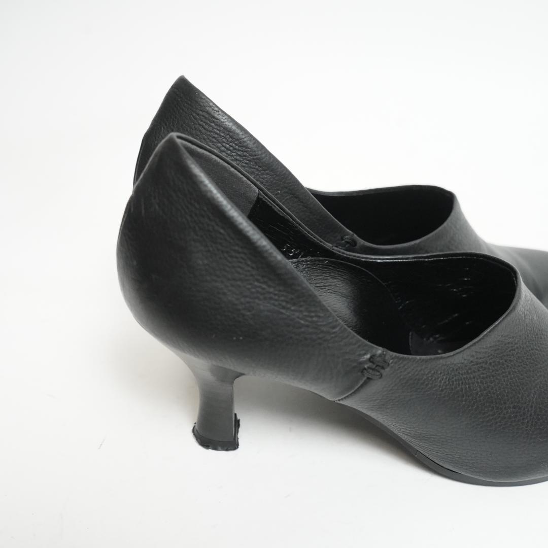 【美品】MANA マナ パンプス 深履き レザー ポインテッドトゥ 23.5