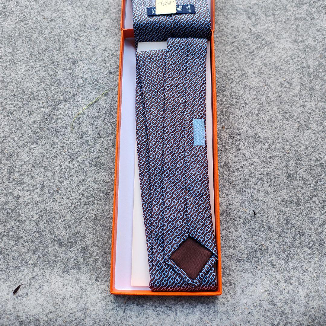 新品未使用箱入り HERMES 幾何学模様 ネクタイ