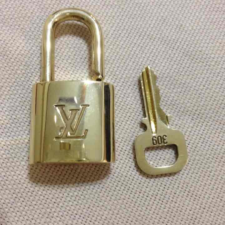 ルイヴィトンバドロッグ