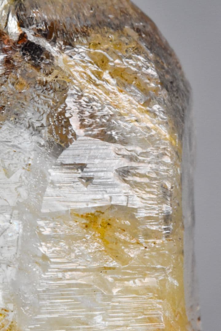 パキスタンスカルドゥ産 角閃石入りアイスクリスタル