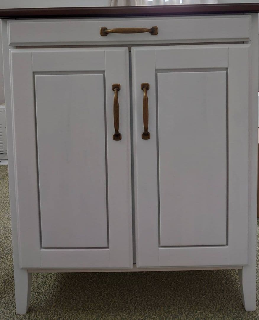 白色キャビネット棚 上部ガラス面引き出し付き