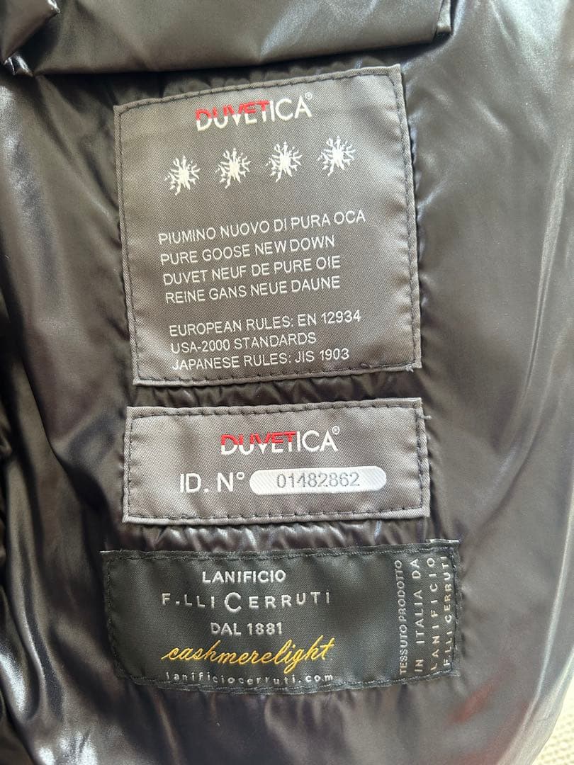 デュベチカ袖なしダウン