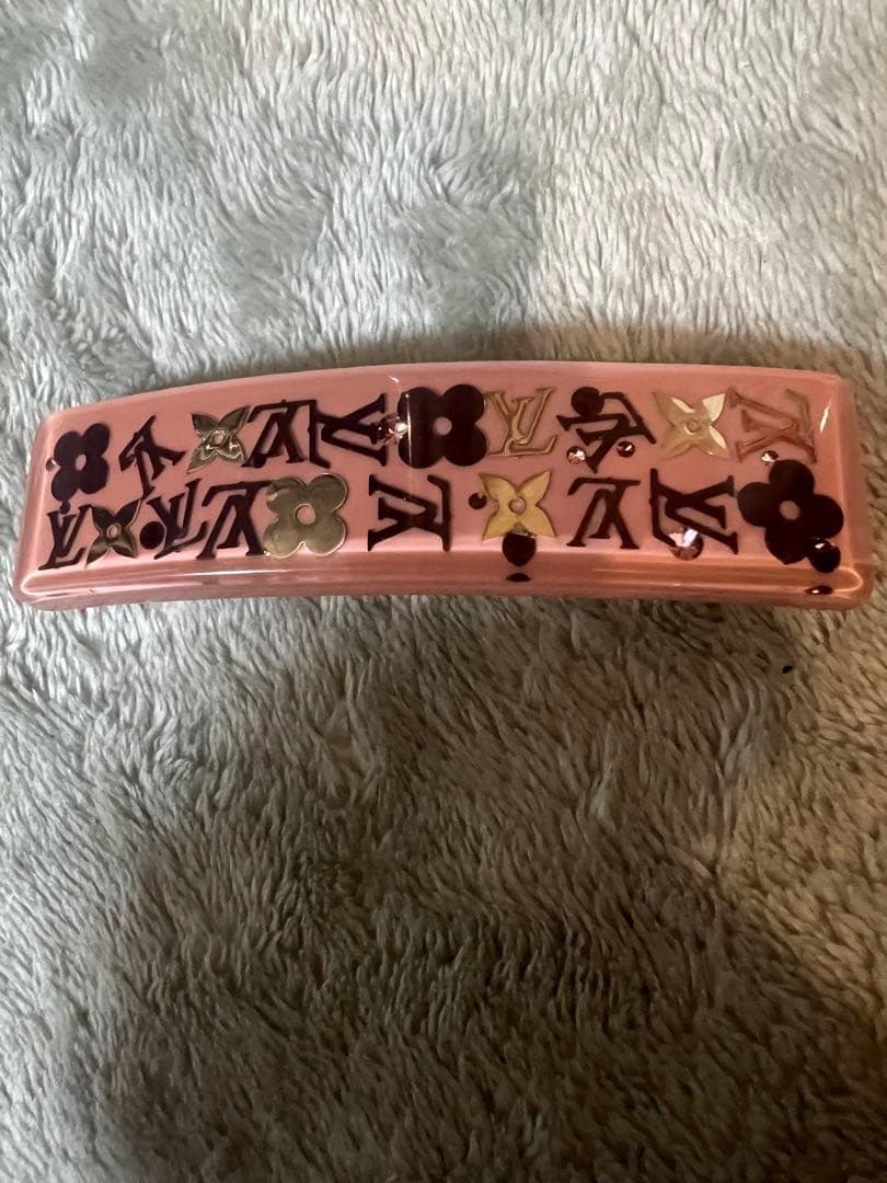 ルイ・ヴィトン バレッタ ピンク ゴールド ストーン