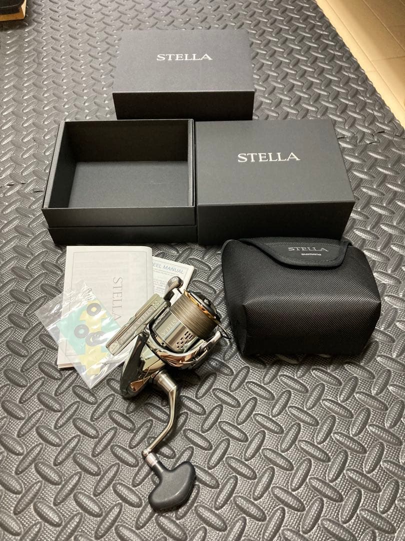 美品 SHIMANO 18 STELLA 4000MHG シマノ ステラ