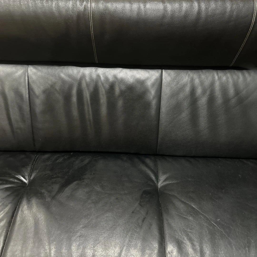 黒いレザー 2人掛けソファ