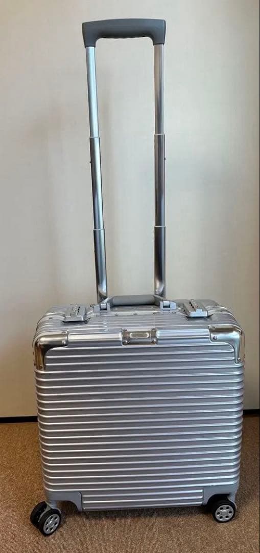 今週末限定 TSAロック付 シルバー キャリーケース 美品