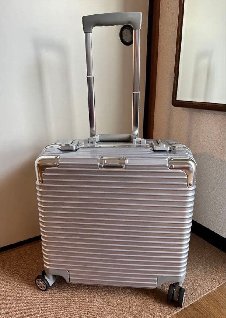 今週末限定 TSAロック付 シルバー キャリーケース 美品