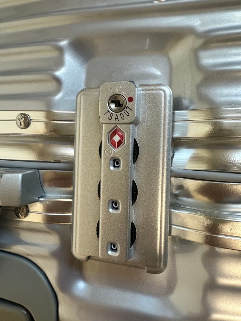 今週末限定 TSAロック付 シルバー キャリーケース 美品