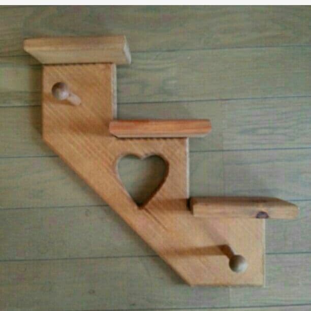 ハンドメイド　ハートの階段シェルフ