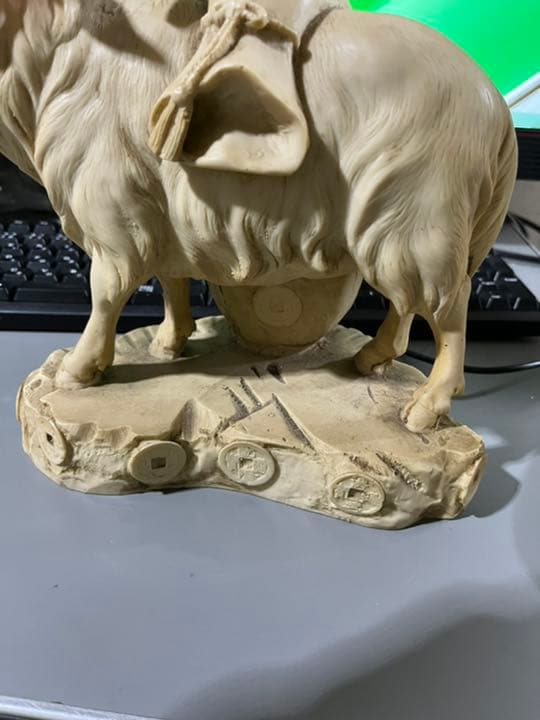 黄金袋　置物飾り　物縁起物　山羊