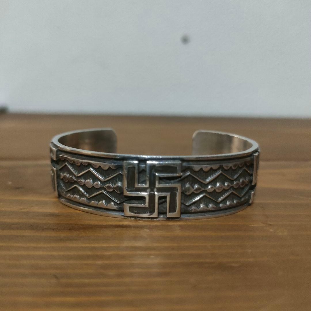 ナバホ スワスティカ シルバーバングル サンシャインリーブス　ビンテージ