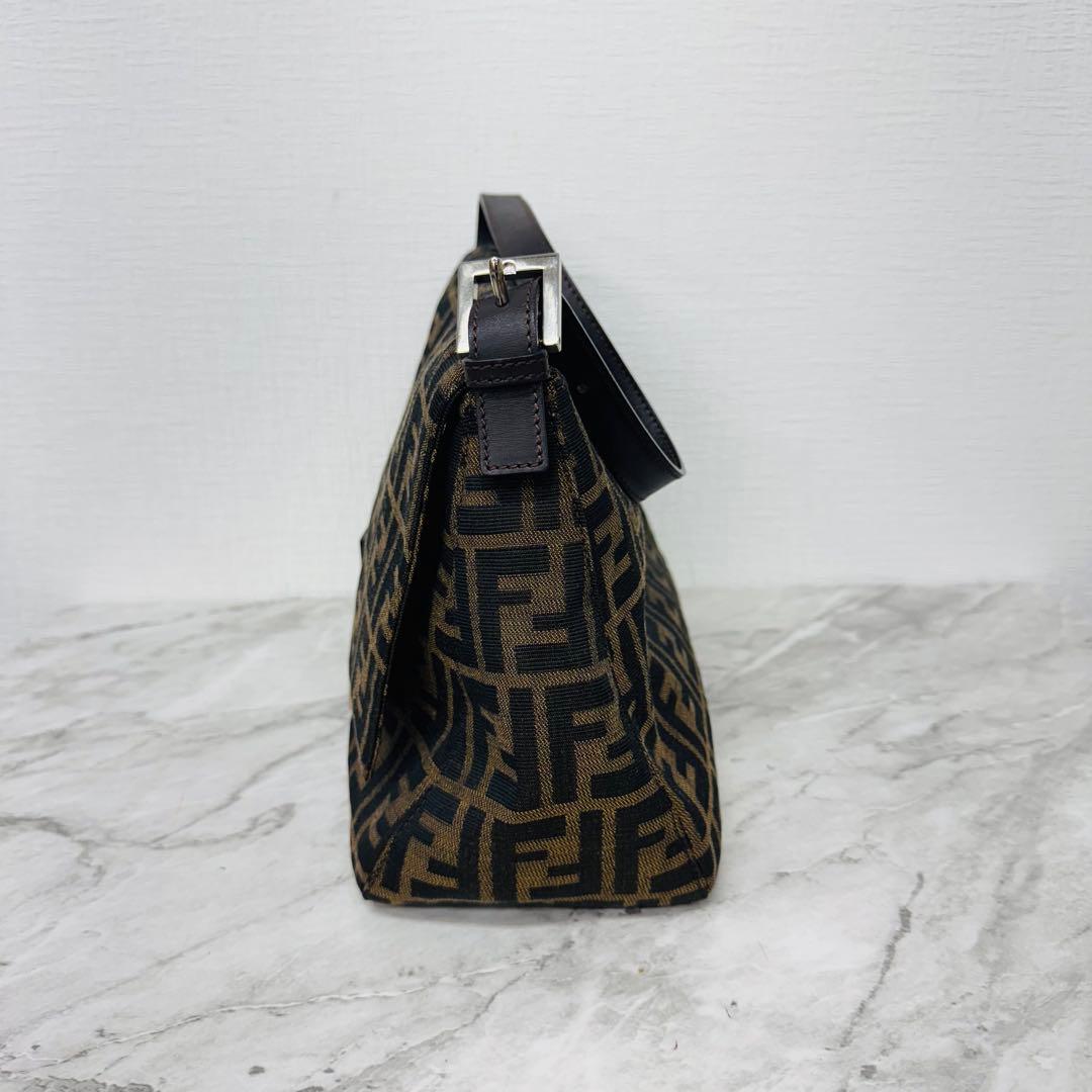 ✨FENDI✨フェンディ✨ズッカ柄✨シルバー金具✨ブラウン✨ハンドバッグ✨