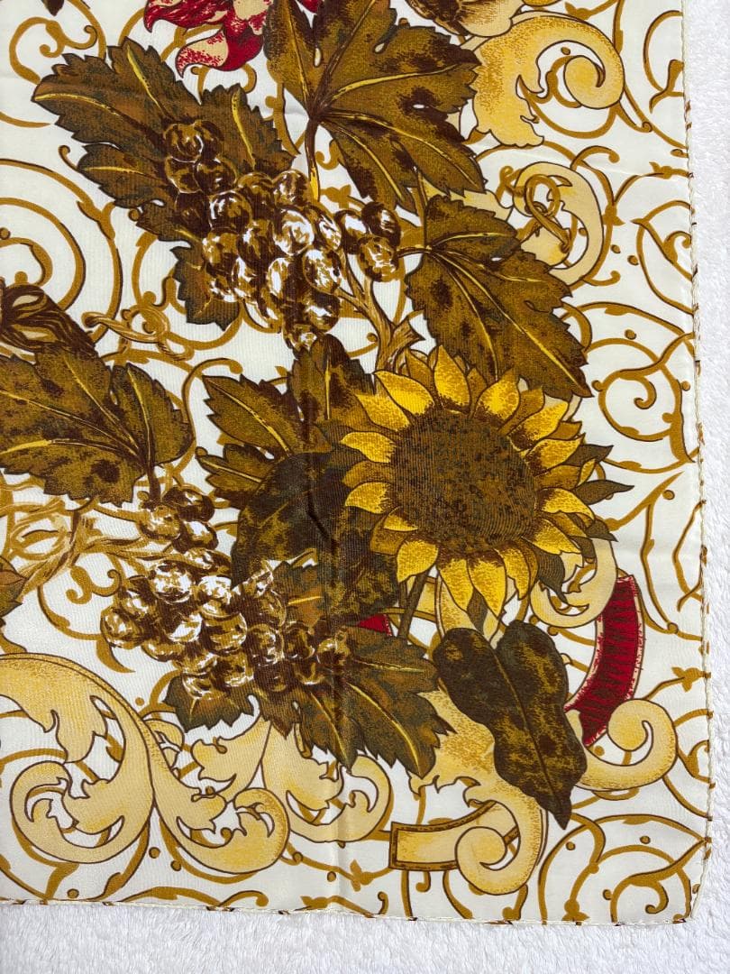 H*a様 CHANEL 花柄 シルクスカーフ