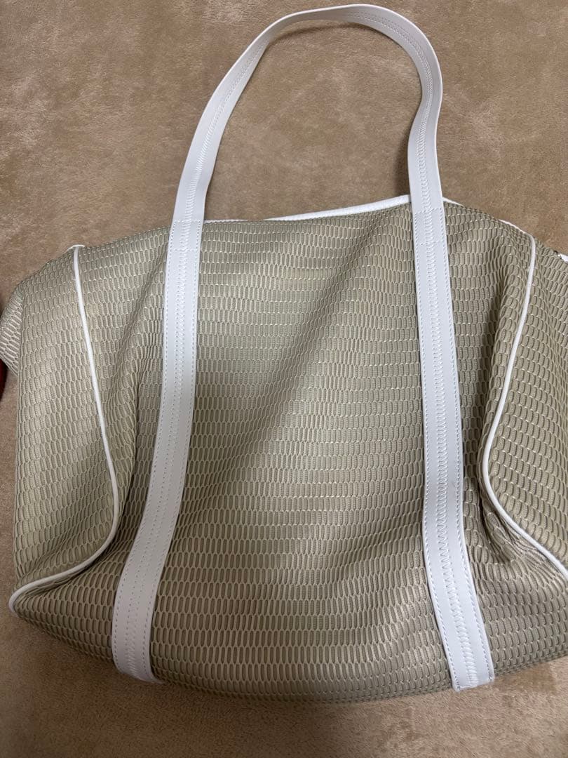 qbag paris ennui nest zip L ベージュ マザーズバッグ