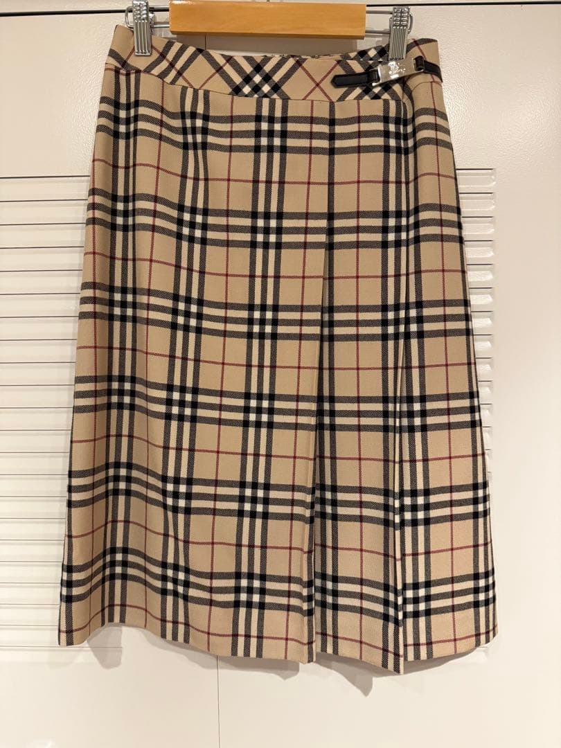 新品未使用　バーバリー　BURBERRY ベージュ　プリーツスカート