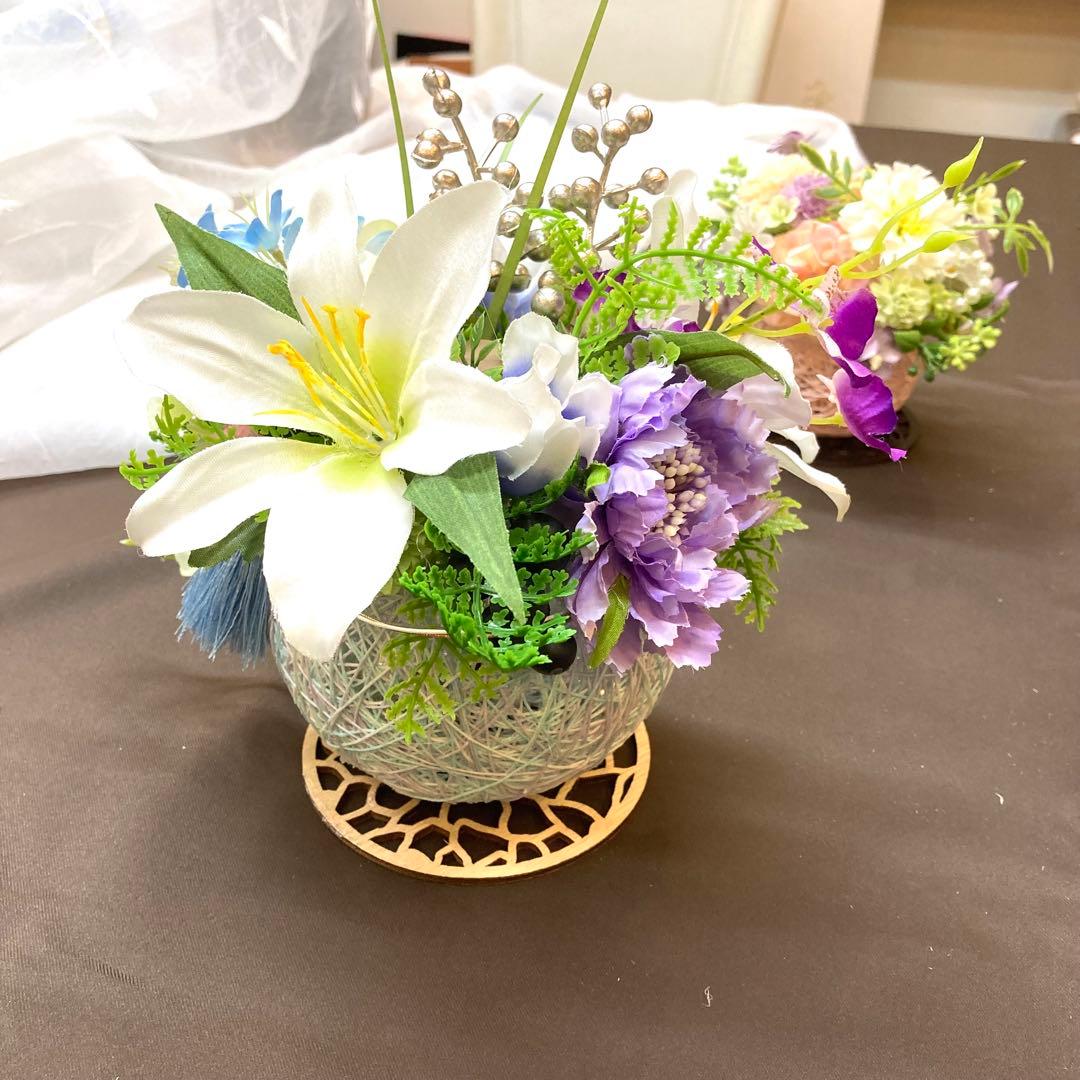 なおページです。仏花⭐︎LEDライト付き糸玉アレンジ⭐︎お供え花⭐︎お盆⭐︎提灯