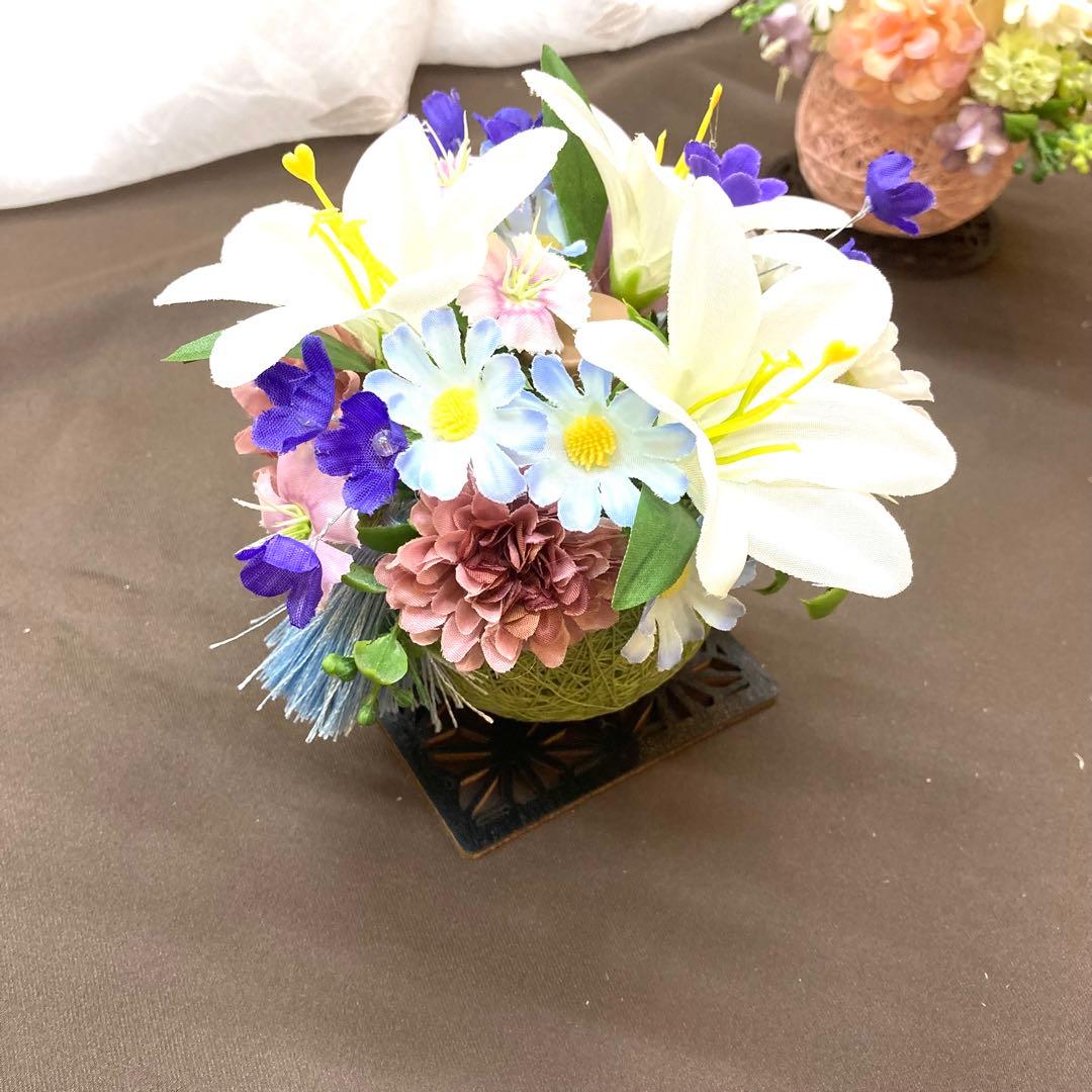 なおページです。仏花⭐︎LEDライト付き糸玉アレンジ⭐︎お供え花⭐︎お盆⭐︎提灯