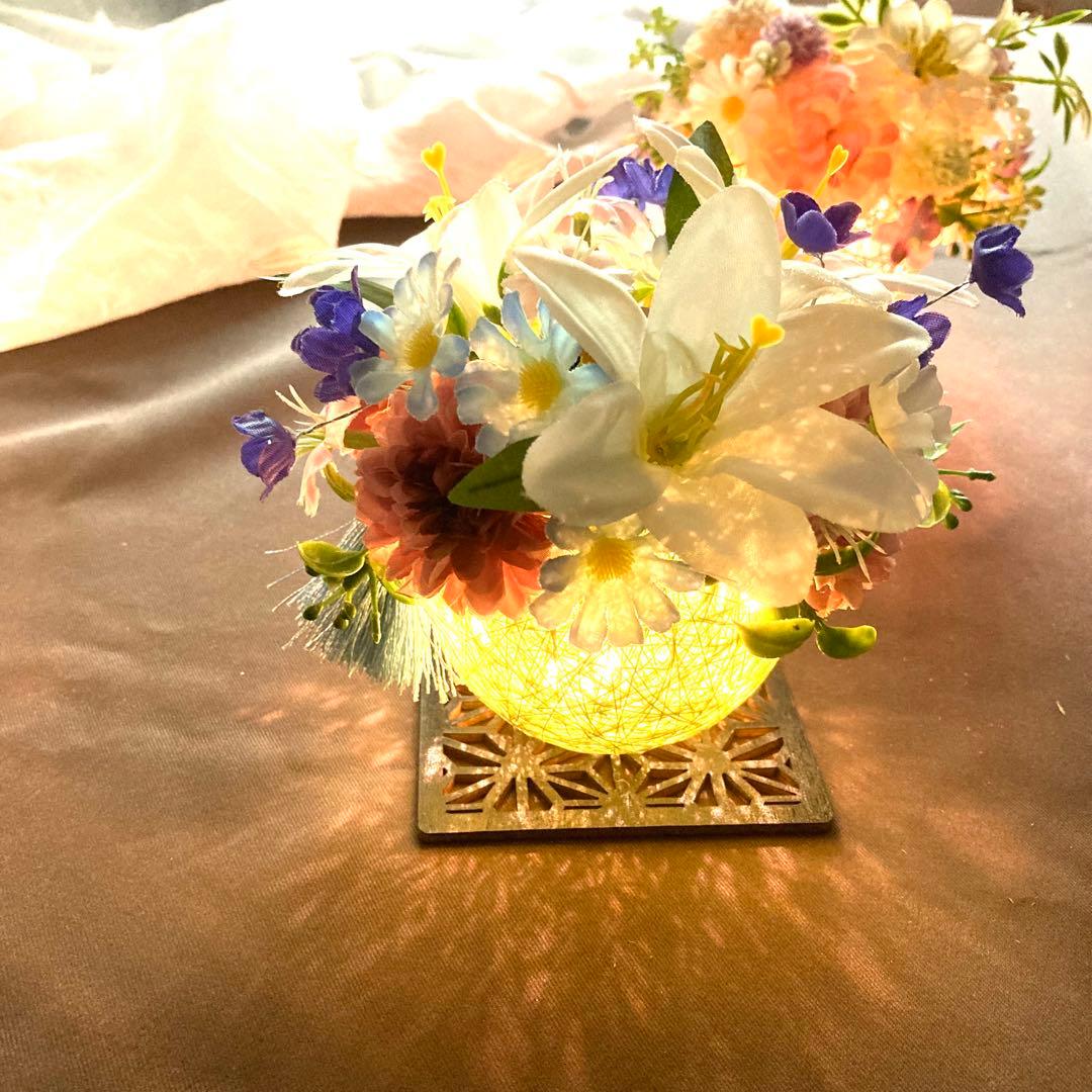 なおページです。仏花⭐︎LEDライト付き糸玉アレンジ⭐︎お供え花⭐︎お盆⭐︎提灯