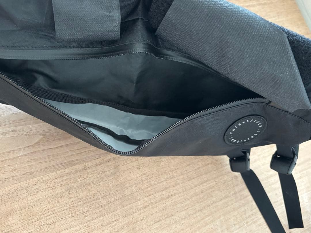 FAIRWEATHER フェアウェザー half frame bag