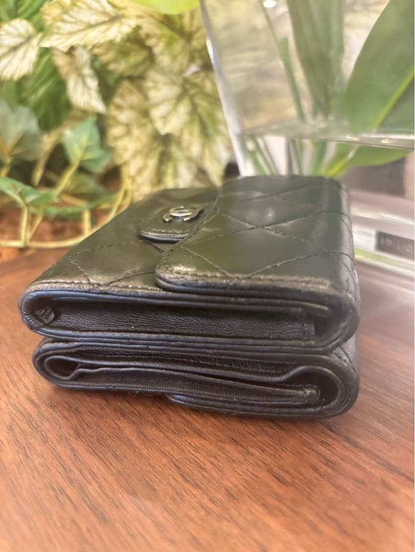 CHANEL ブラック マトラッセ　 二つ折り財布　コンパクト　正規品　美品