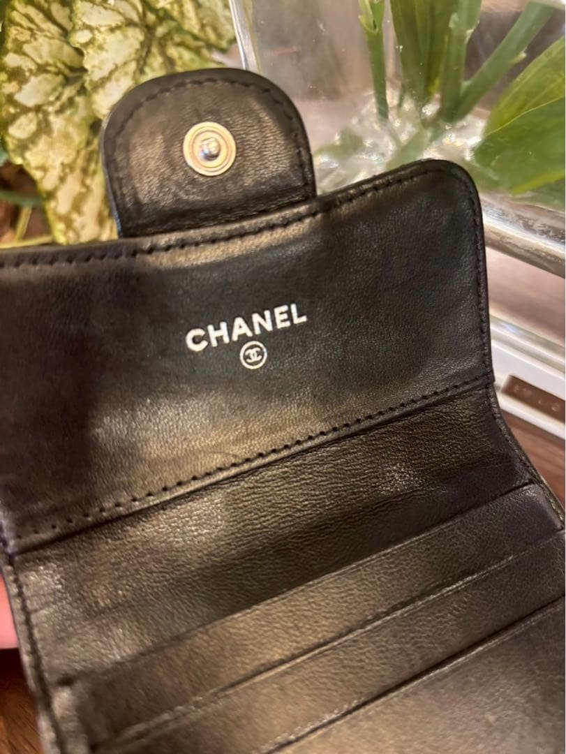 CHANEL ブラック マトラッセ　 二つ折り財布　コンパクト　正規品　美品