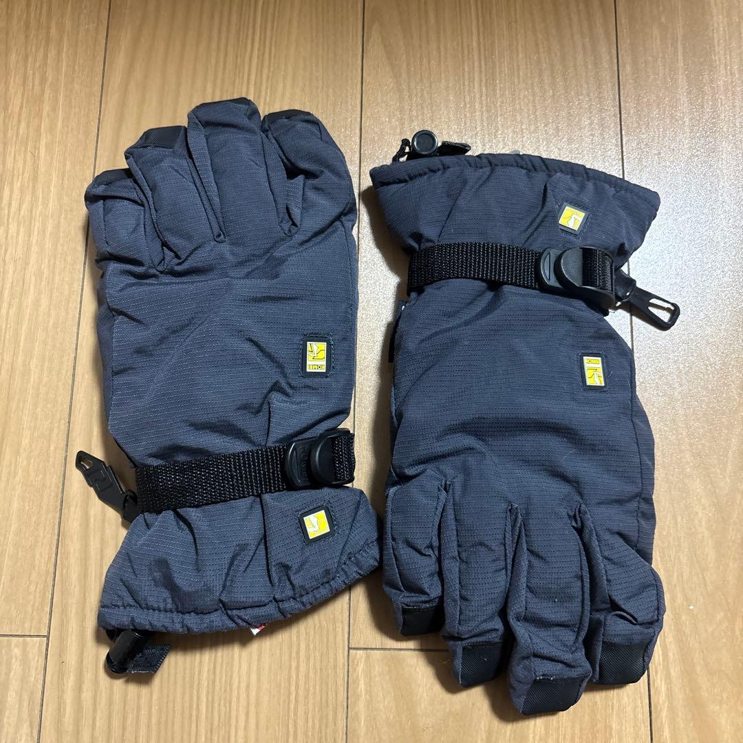 スノーボードウェア 黒 ゴーグル　手袋付き